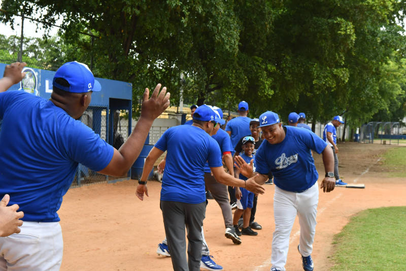 Un momento de la actividad organizada por el Licey con motivo al Día de los Padres.