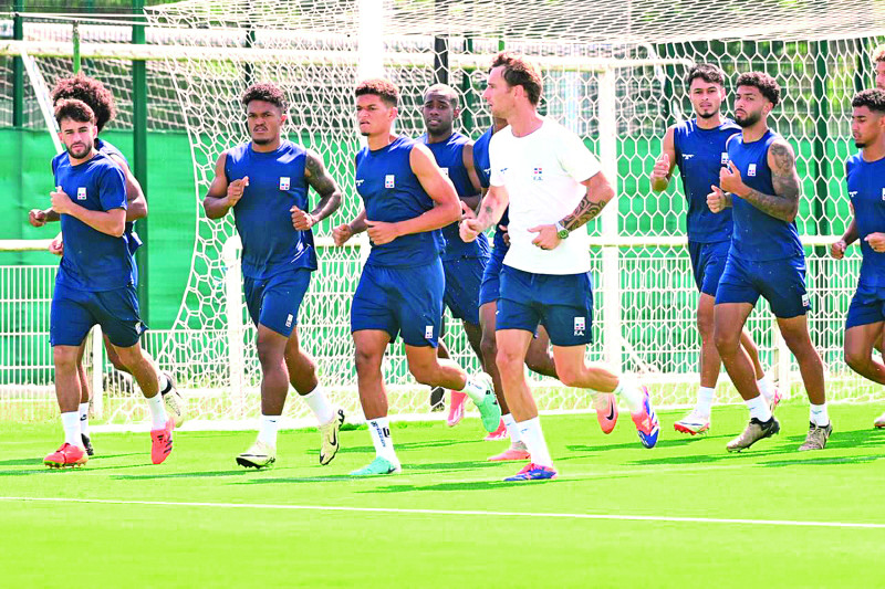 Los jugadores de la selección dominicana practicaron ayer con miras al juego de este martes ante Uzbekistán.