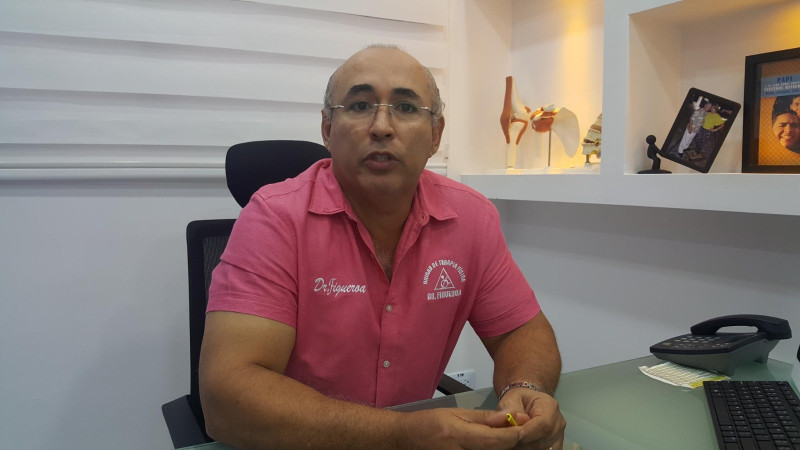 Víctor Figueroa, médico de la selección nacional femenina de voleibol.