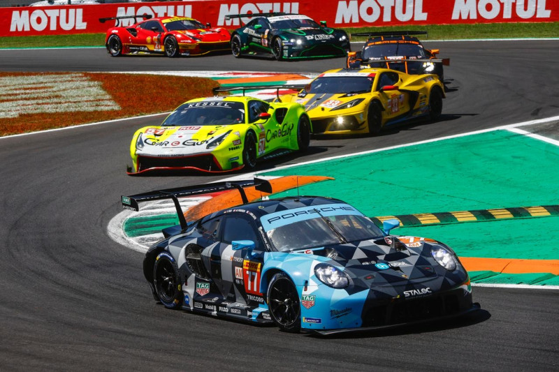 Un momento de acción en una pasada carrera del GT de Las Américas.