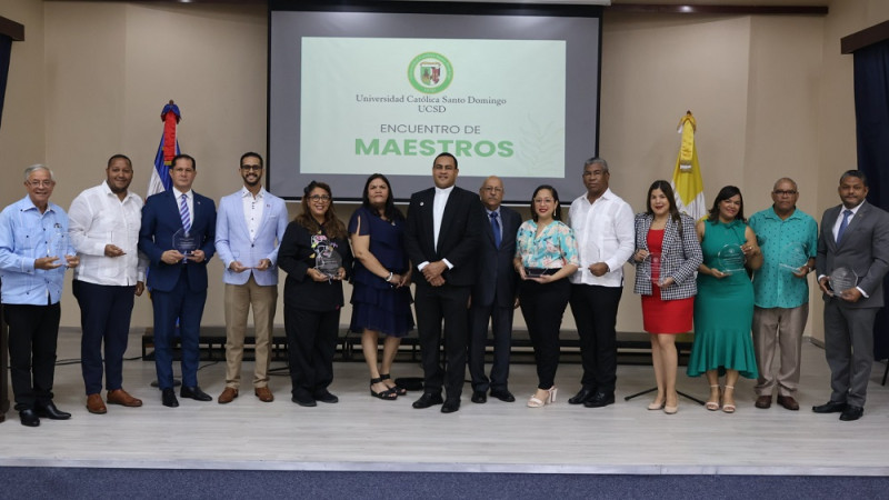 Representantes de la Universidad Católica Santo Domingo