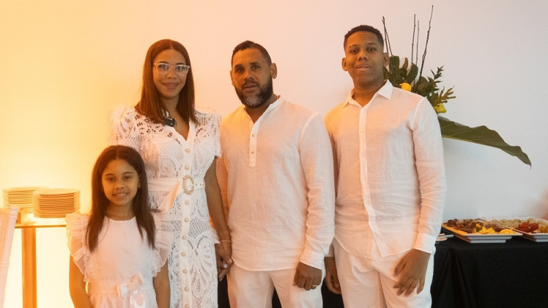 Daniela Pimentel, José Luis Lachapel con sus hijos Shamira y Mackclaren