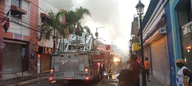 Fuego en Mercado Modelo de Santiago