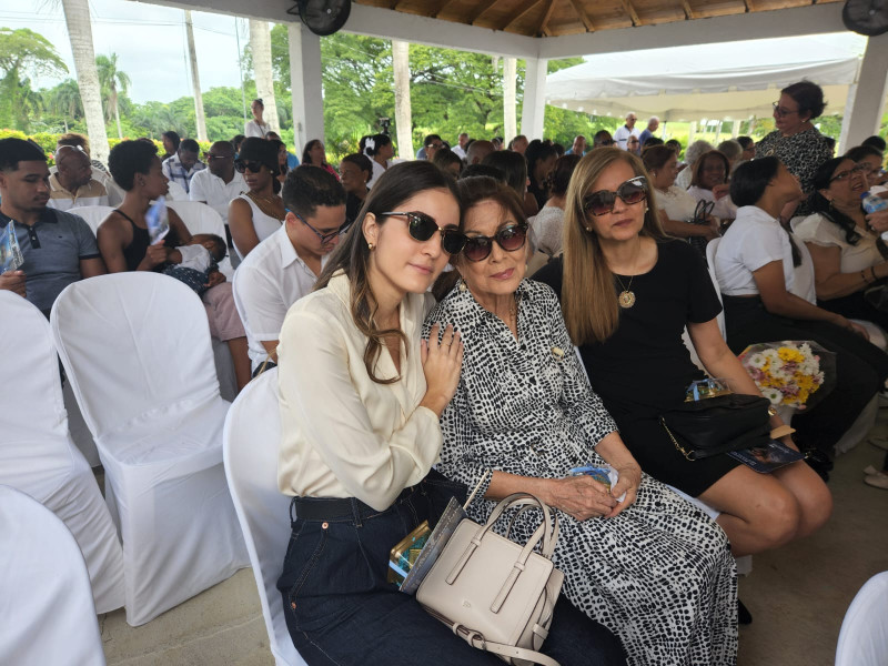 Camila Raful, Martha Perez y Tamara Ureña.