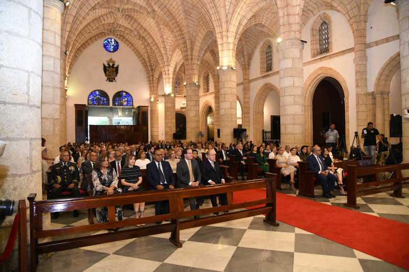 Vista general de las personalidades asistentes a la eucaristía celebrada en la Catedral Primada de América, en ocasión del 135 aniversario de Listín Diario, un camino recorrido desde su fundación el 1 de agosto de 1889, conservando una marca como fortalecedor de la democracia, testigo y narrador de grandes eventos históricos.