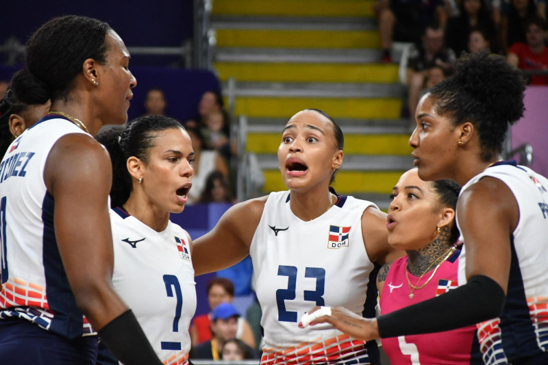 Las Reinas del Caribe se agrupan para definir la próxima jugada a la ofensiva.