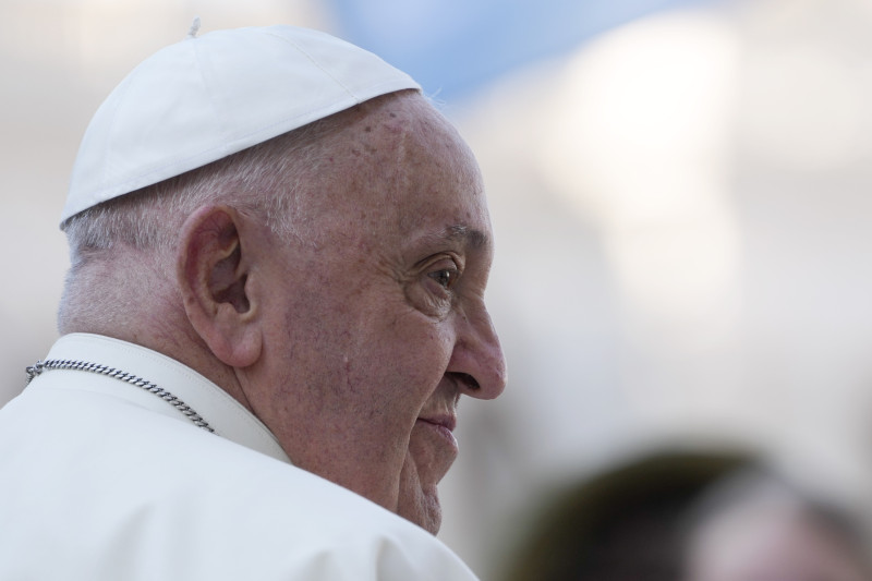 El papa Francisco llega a la Plaza de San Pedro