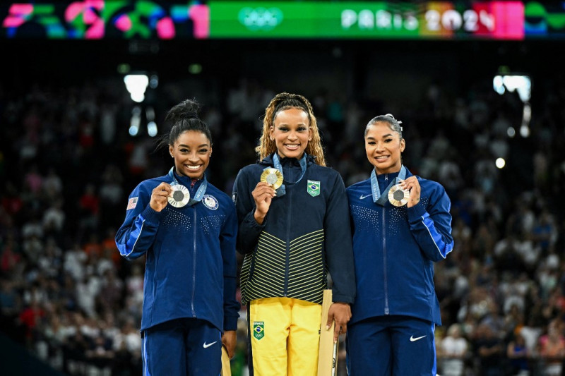 Simone Biles, Rebeca Andrade y Jordan Chiles