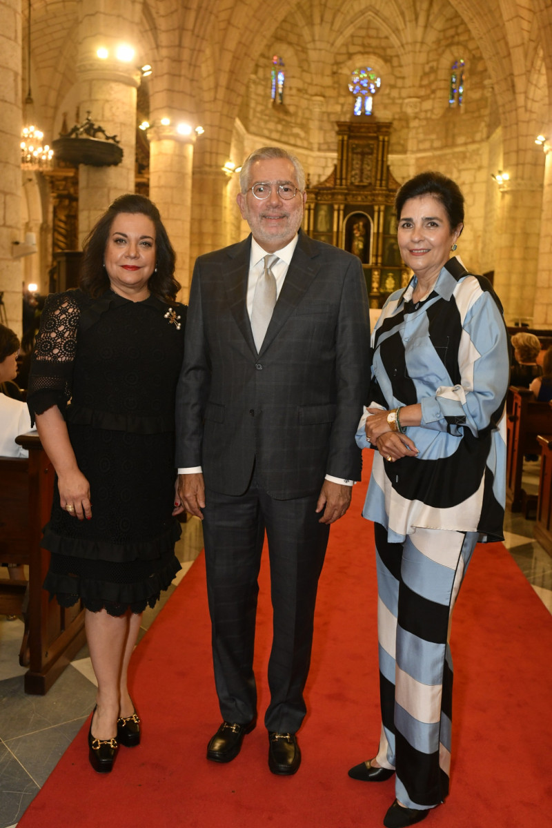 Fabiola de Valdez, Enrique Valdez y María Amalia León.