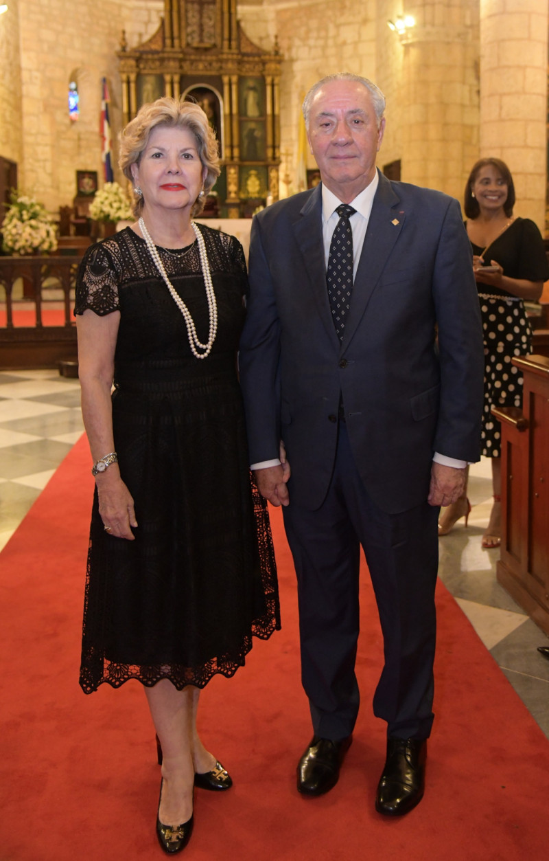 Norma de Vargas y Leonardo Vargas.