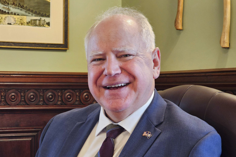 El gobernador de Minnesota, Tim Walz