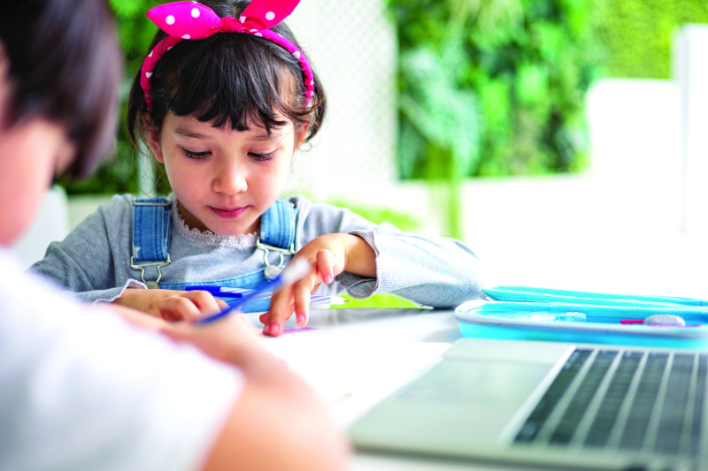 Las rutinas de estudio también son importantes para que los niños adquieran buenos hábitos escolares.