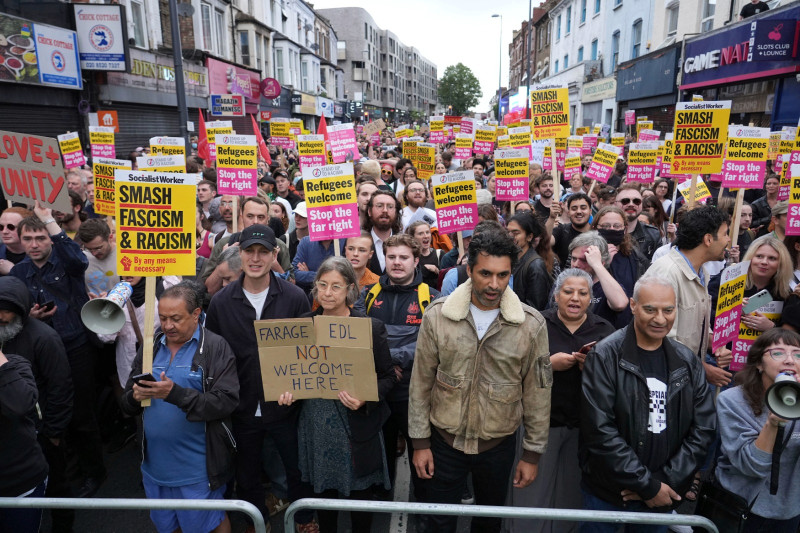 Manifestantes antirracistas se reúnen ayer en Walthamstow, Londres.