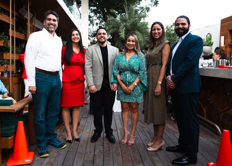 Félix Morel, Michelle Sadhalá, Francisco Javier Durán, Heliana Medina, Melany Rodríguez y Gabriel Canahuat