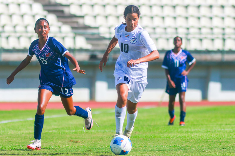 Gia Fernández, de República Dominicana, en un momento de acción durante uno de los partidos del torneo.