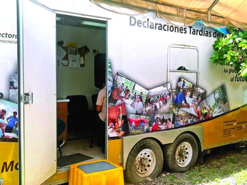 Las oficinas móviles facilitan el acceso al registro tardío de las personas.