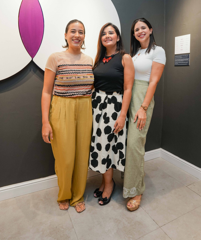 Ana María López, Tamely Bodden y Estefanía Sebelén.