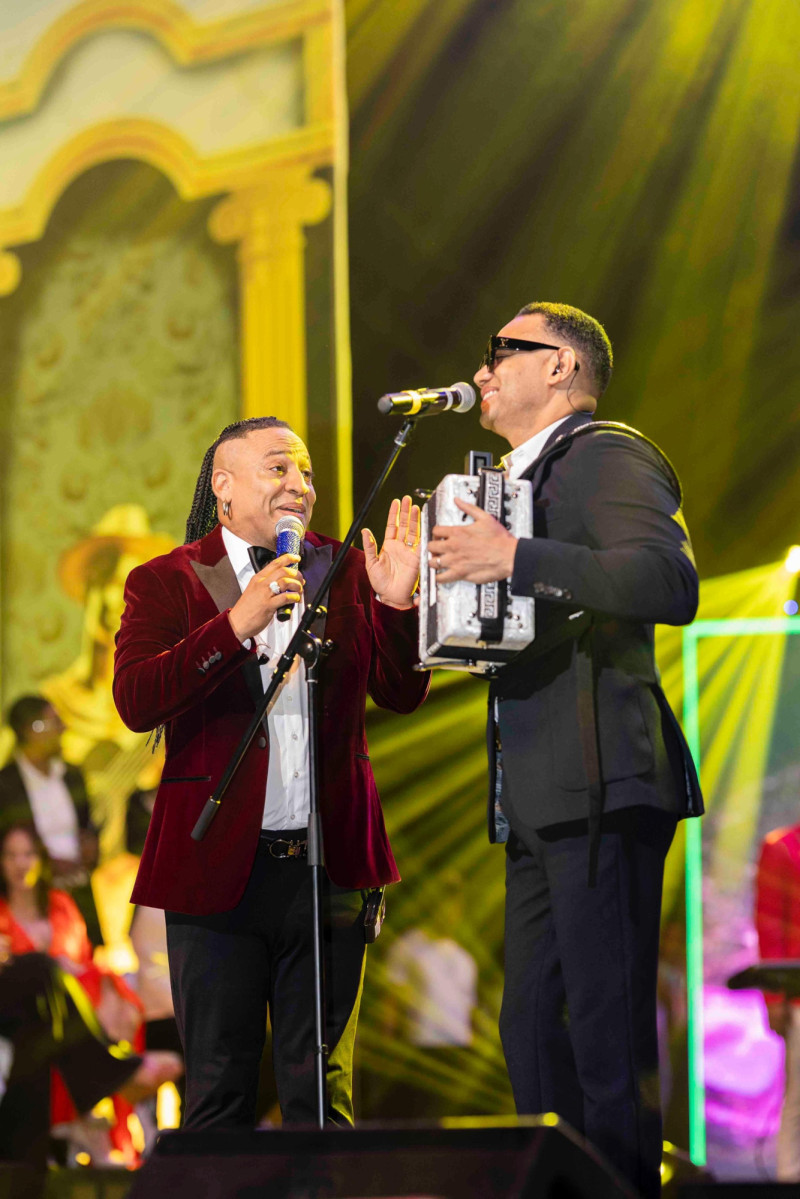 Un encuentro de merengueros típicos protagonizaron Krisspy y Jovanny Polanco en el Gran Teatro del Cibao.