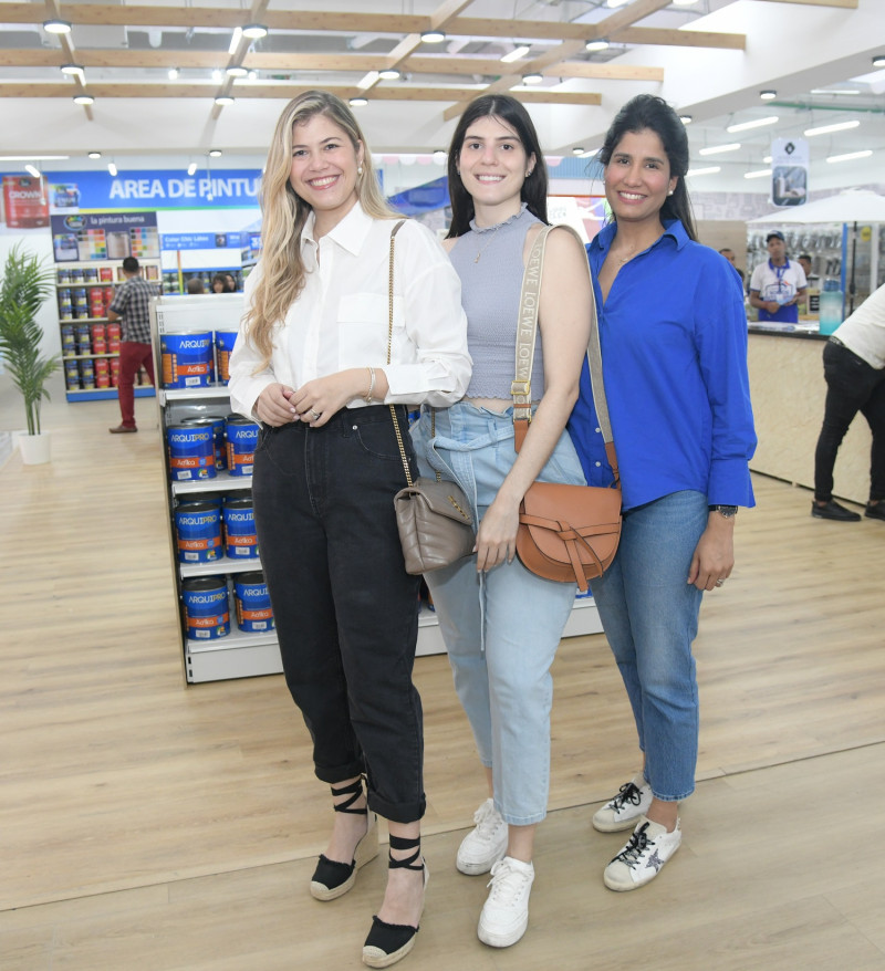 Betríz Abud, Rosa Valdez y Paola Almonte.