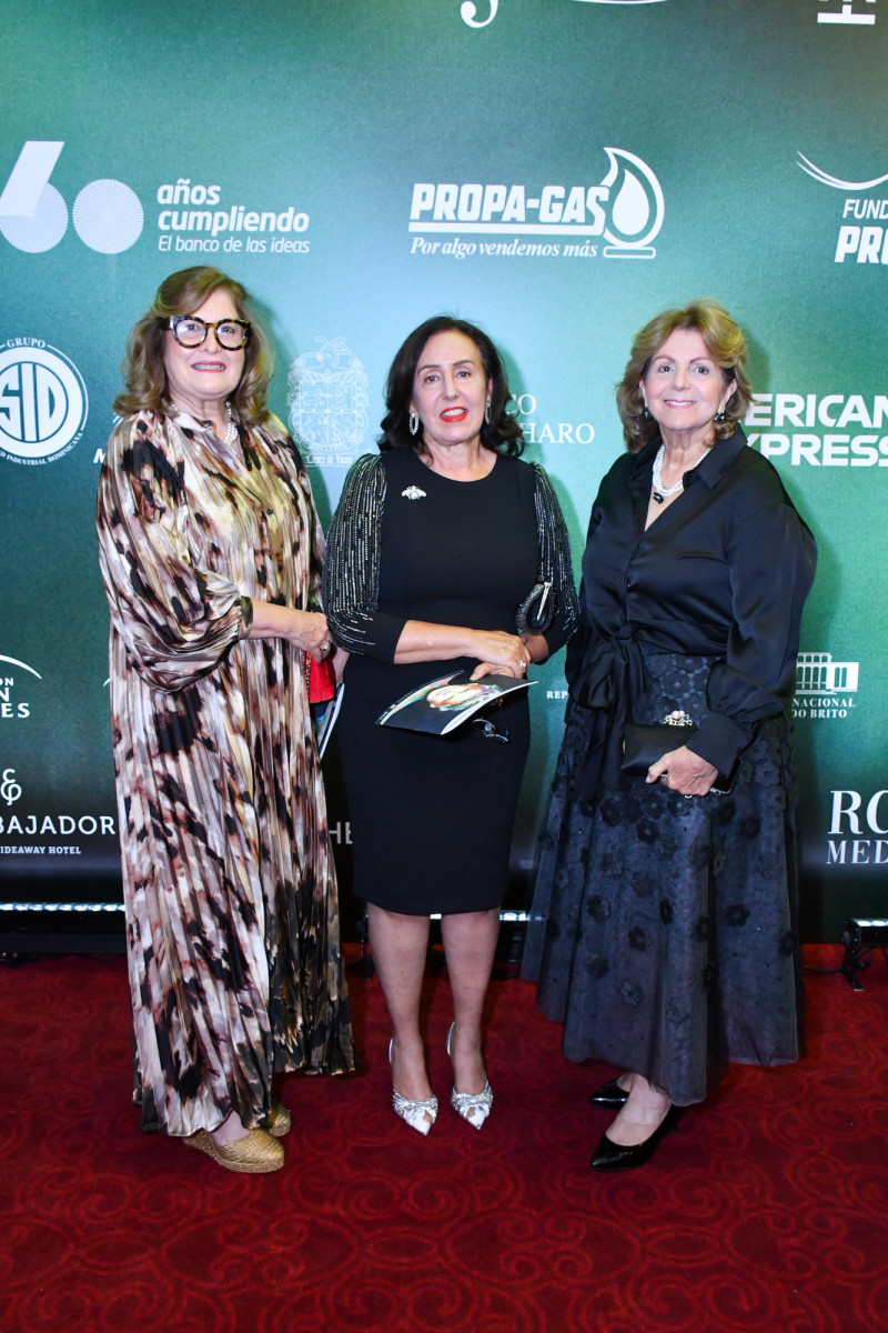 Mirka Morales, Janet Nadal y Ramona Vanderlinder.