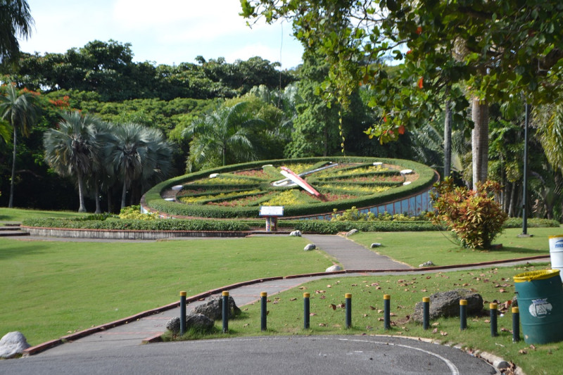 El emblemático reloj flora del Jardín Botánico de Santo Domingo, uno de los más grandes del mundo.