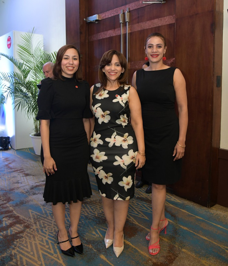 Sahira Sahdalá, Tammy Vásquez y Landri Núñez.