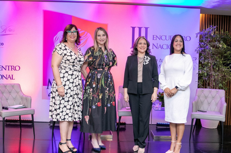 Elsy Fernàndez, Aurin Rodrìguez, Yara Hernàndez  e Isaura Segura