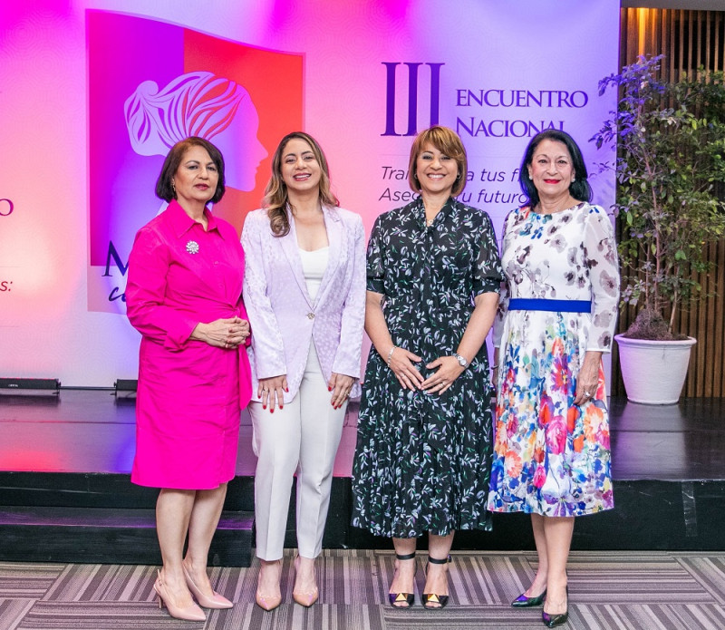 Zonia Tejada, Gloria Reyes, Rosanna Ruiz y Rosa Rita Âlvarez.