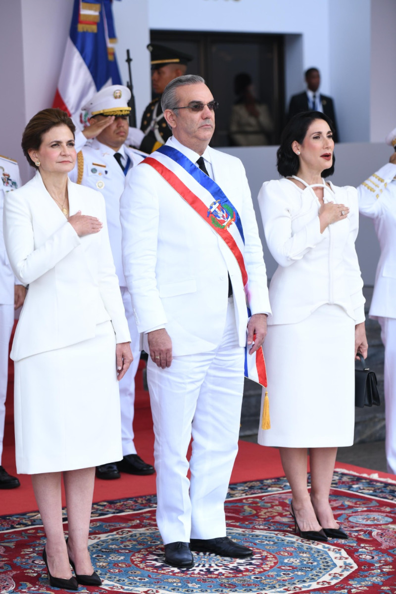 Blanco de poder: Los atuendos protagonistas de la Toma de Posesión en la República Dominicana