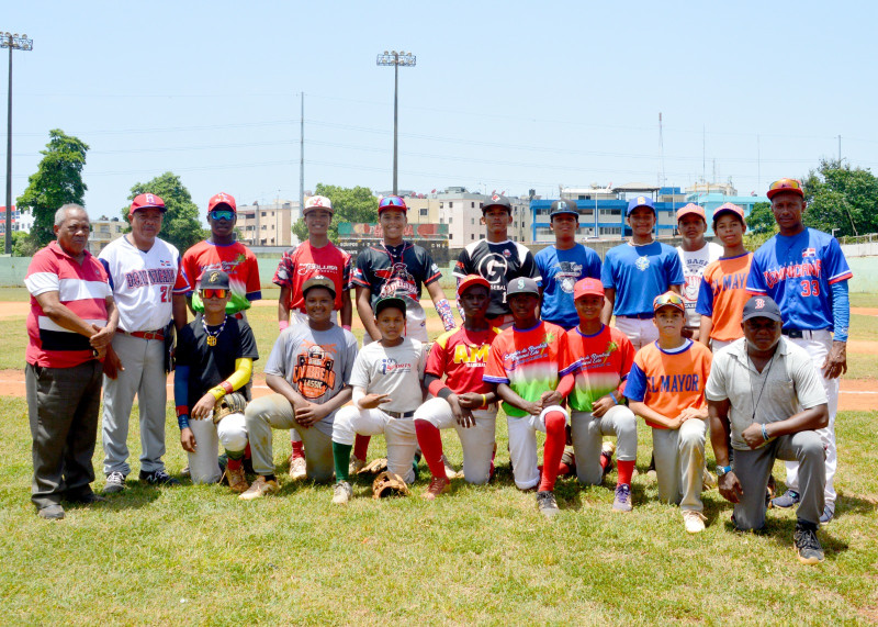 Integrantes de la selección de la República Dominicana que participará en el certamen.