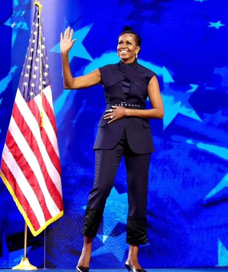 Michell Obama vestida del dominicano Fernado García.