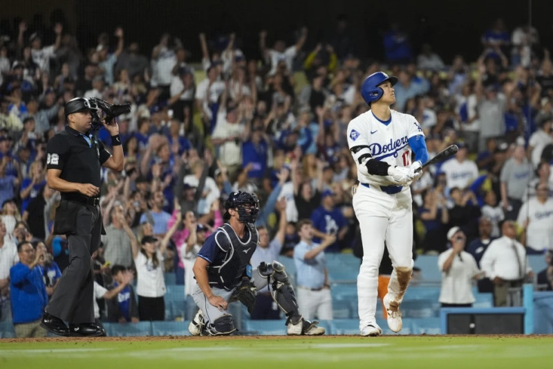 Shohei Ohtani, bateador designado de los Dodgers de Los Ángeles, conecta un grand slam para resolver el encuentro del viernes 23 de agosto de 2024 ante los Rays.