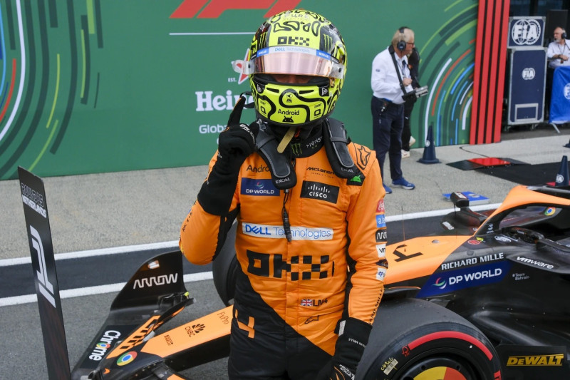 Lando Norris celebra tras ganar el Gran Premio de Holanda.