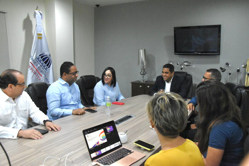 El ministro de Deportes, Kelvin Cruz, se reunió con los comisionados de la FIFA y del Comité Organizador dominicano de la Copa Mundial Femenina de Fútbol Sub-17.