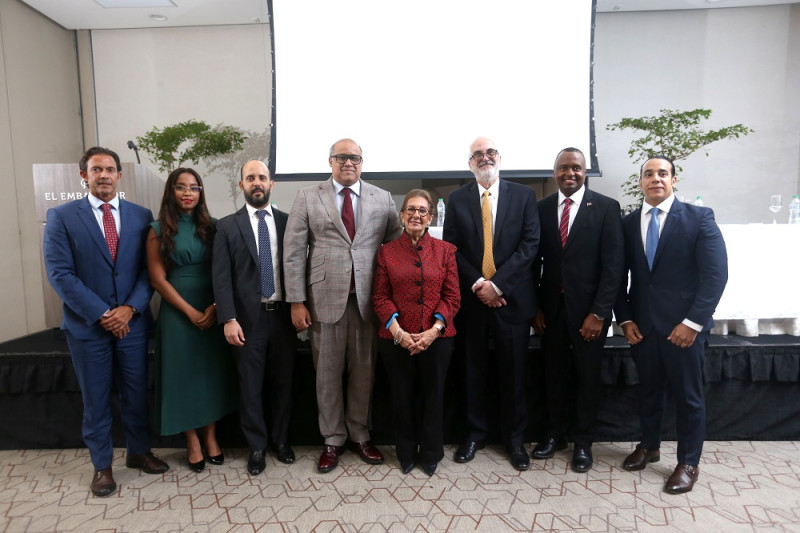 José Maldonado Stark,  Laurenys Santana Hilario, Joan Manuel Batista Molina, Miguel Valerio, Rosa Campillo, Georges Santoni Recio, Juan Mateo Ciprian y Francisco Manzano.