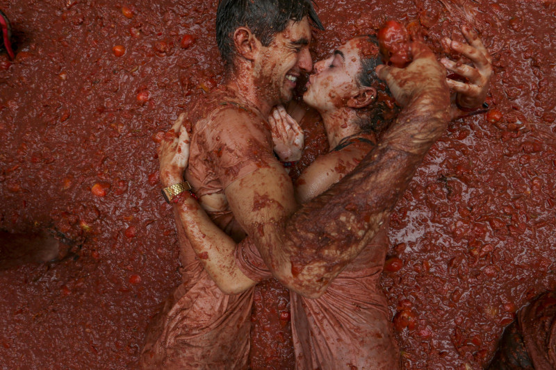 la fiesta anual de la "Tomatina"