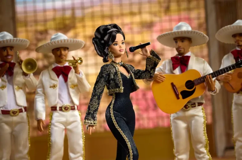 Barbie inspirada en Juan Gabriel