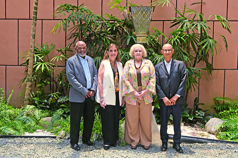 Hero Pérez, presidente de Grupo Ambiental Hábitat, María Alicia Urbaneja, directora ambiental de Fundación Propagas, Yvonne Arias, coordinadora del Encuentro Verde  y Guillermo Brea, director ejecutivo de Grupo Ambiental Hábitat.