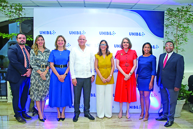 Nelson Martínez, Loraine Amell, Vhyna Ortega, Gustavo Batista, Odile Camilo Vincent, Aída Mencía, Scarlett Batista y Genaro Rodríguez.