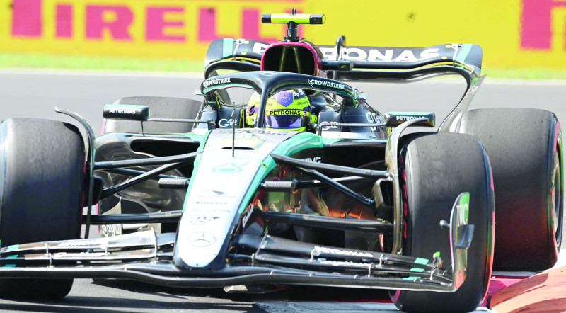 Lewis Hamilton cubrió los 5.793 metros de la pista en un minuto, 20 segundos y 738 milésimas.