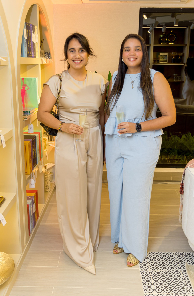 Laura Mercedes y Solange Adames.