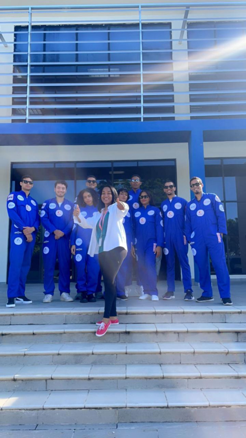 Olga, junto a un grupo de mujeres del sector de la aviación, realizaron el primer fly-in femenino.