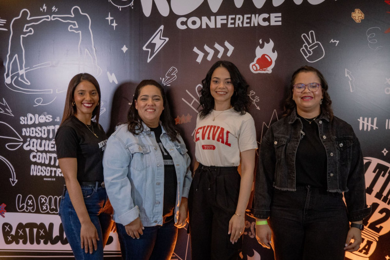 Paola Henríquez, Karla Abreu, Stephanie de los Santos y Lisbeth Suárez