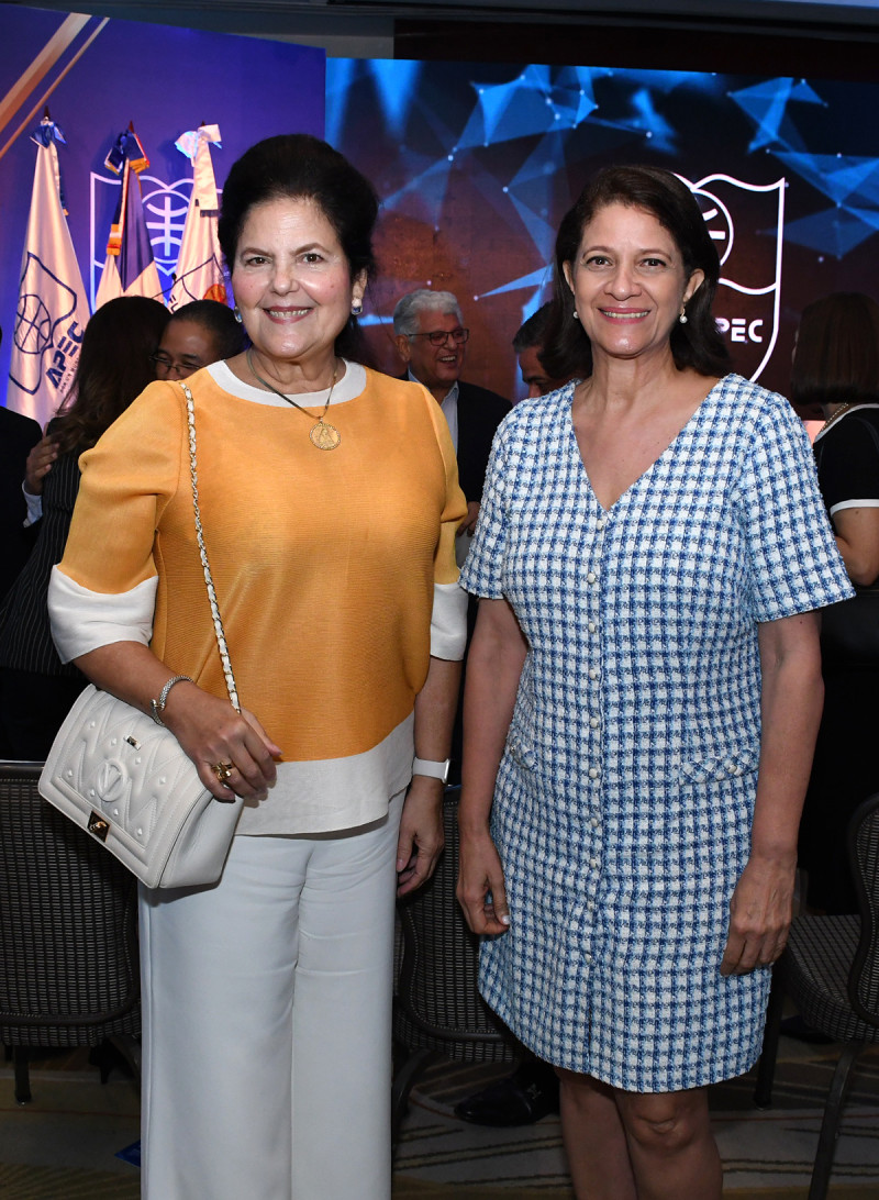 Sonia Villanueva y Araminta Astwood.