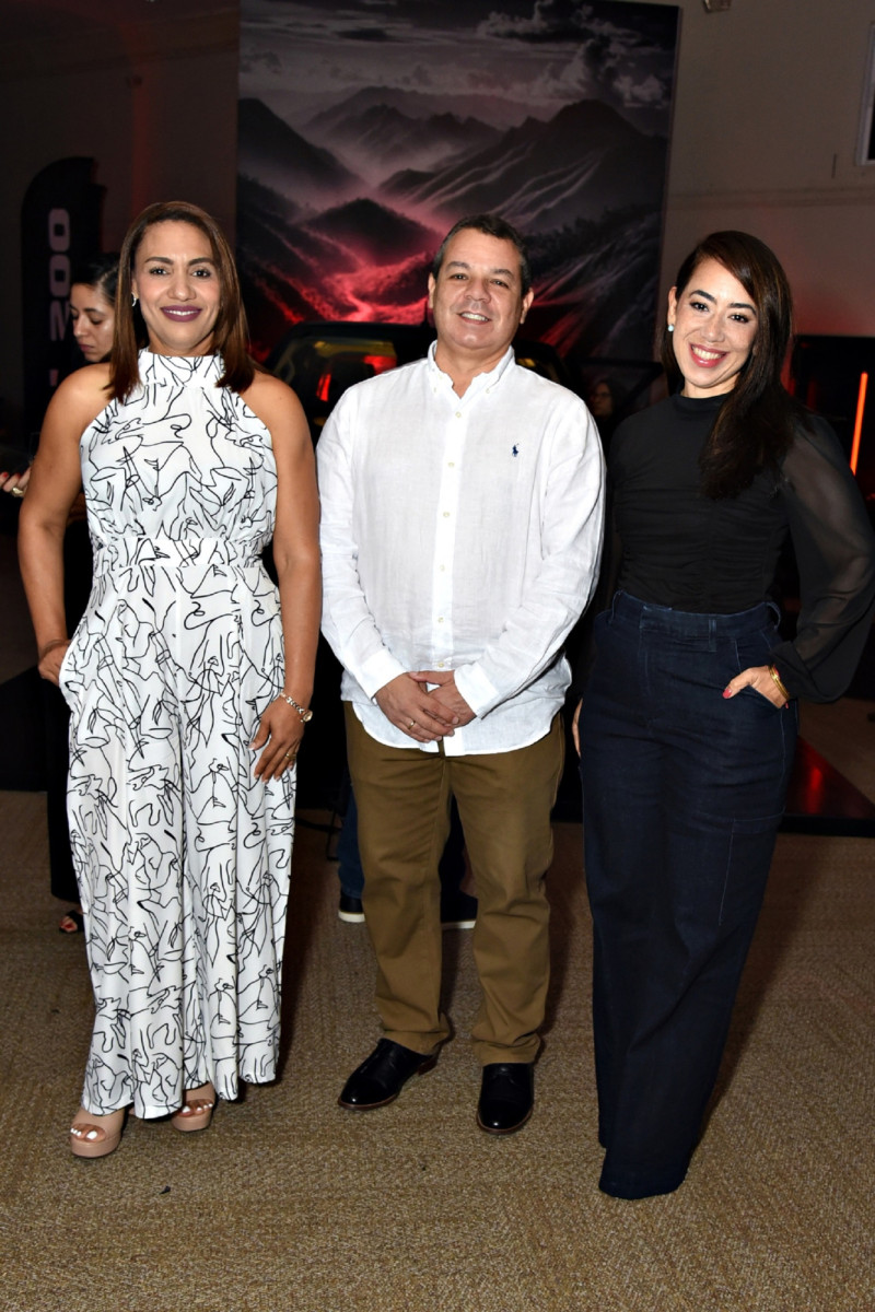 Yajaira López, Paul Estepan y Luisa Grullón.