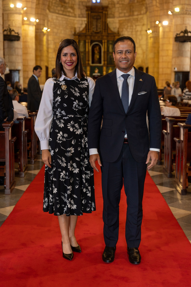 Nicole Toribio y Carlos Flores.