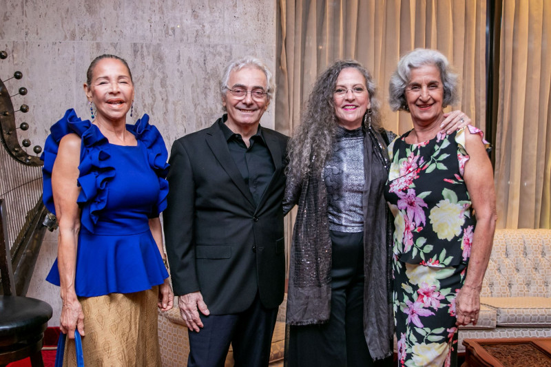 Carmen Espinosa, Carlos Luis, Lourdes Ramírez y Miriam Bello.