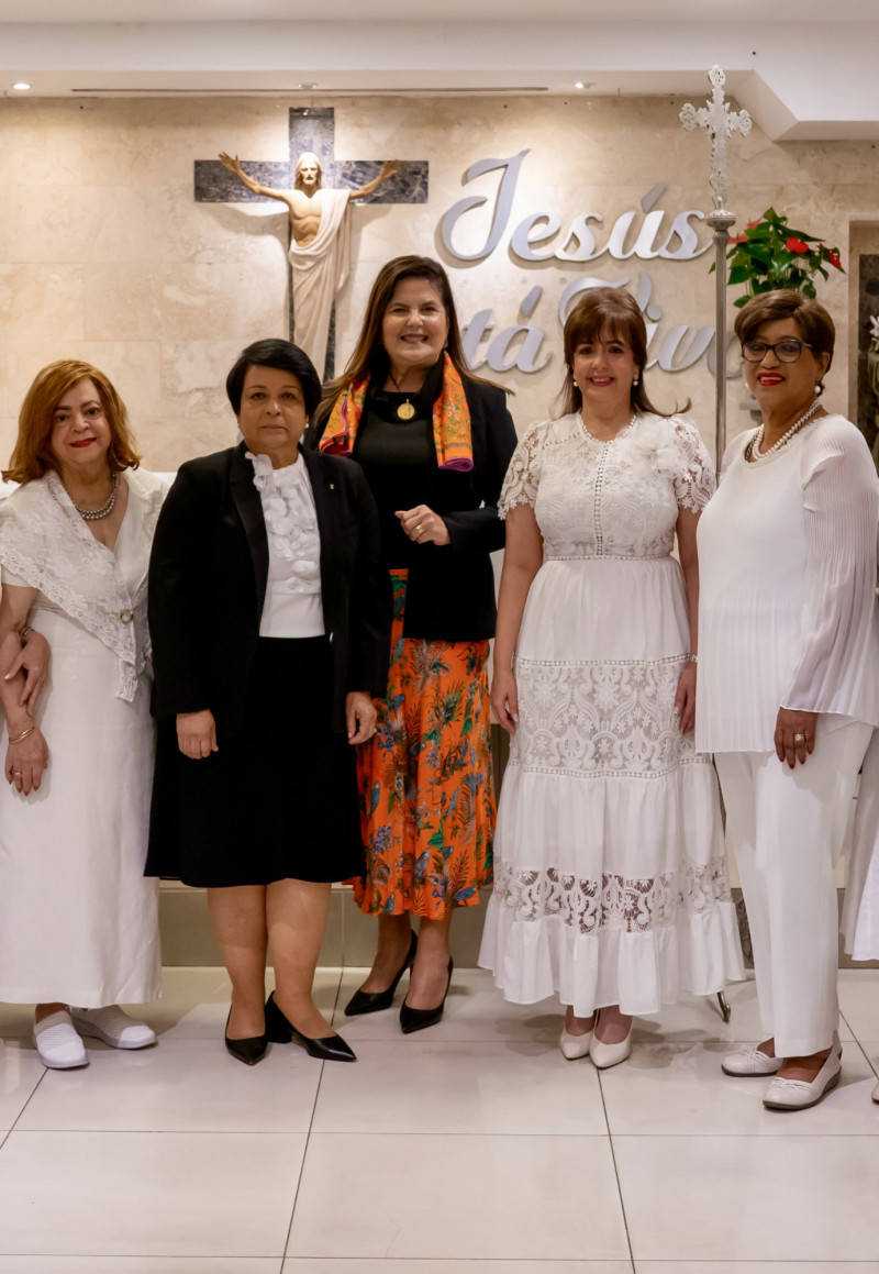 Mildred de Sánchez Noble, Darys Sánchez, Sonia Villanueva, Yanira Fondeur y Rosa Roa.