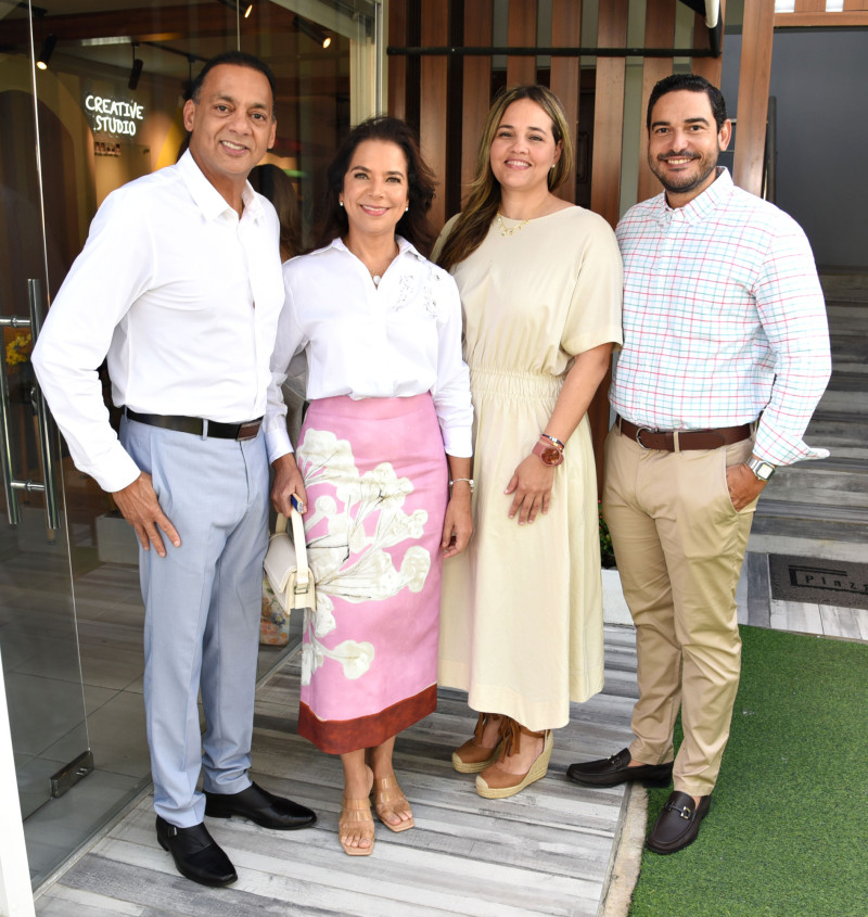 Francisco José García, Berenice Joga de Garcia, Carolina Aquino y Alexander Montes de Oca