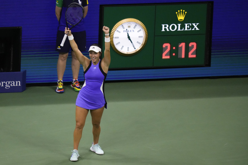 Jessica Pegula reacciona al vencer a Karolina Muchova en la semifinal del Abierto de Estados Unidos el jueves 5 de septiembre del 2024